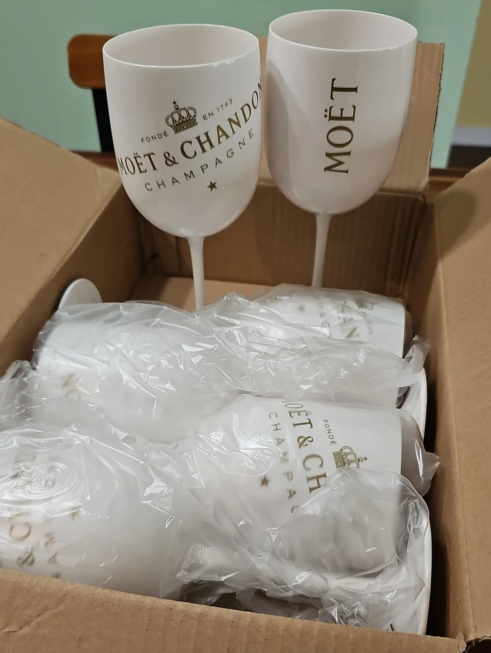 Moët & Chandon White Acrylic Champagne Goblets - Set 6
